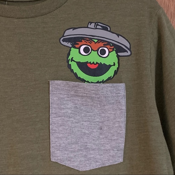 SESAME STREET OSCAR THE GROUCH POCKET TEE! - Picture 4 of 8